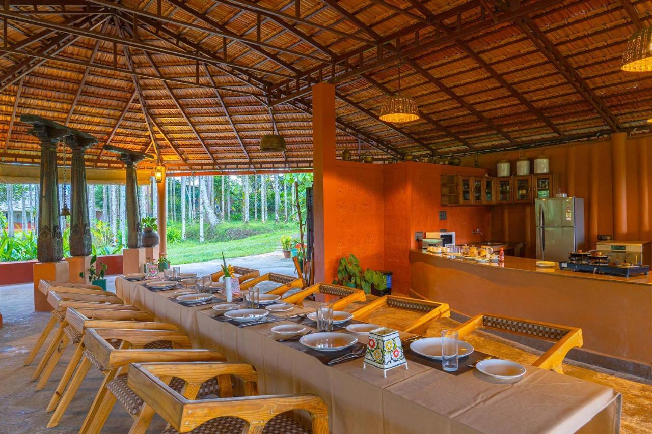 Stayvista At Firefly By The River With Breakfast Homestay *
