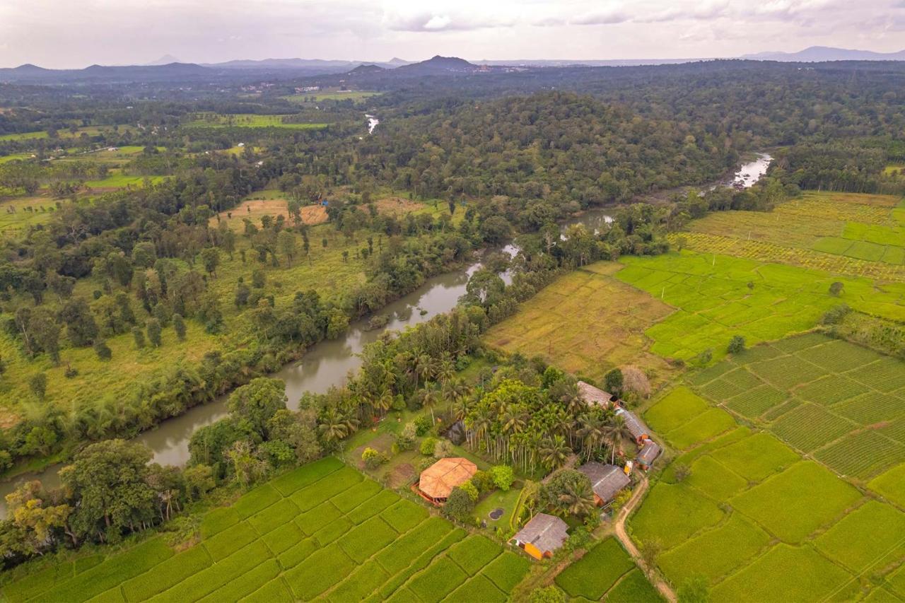 Stayvista At Firefly By The River With Breakfast Homestay Kushalnagar